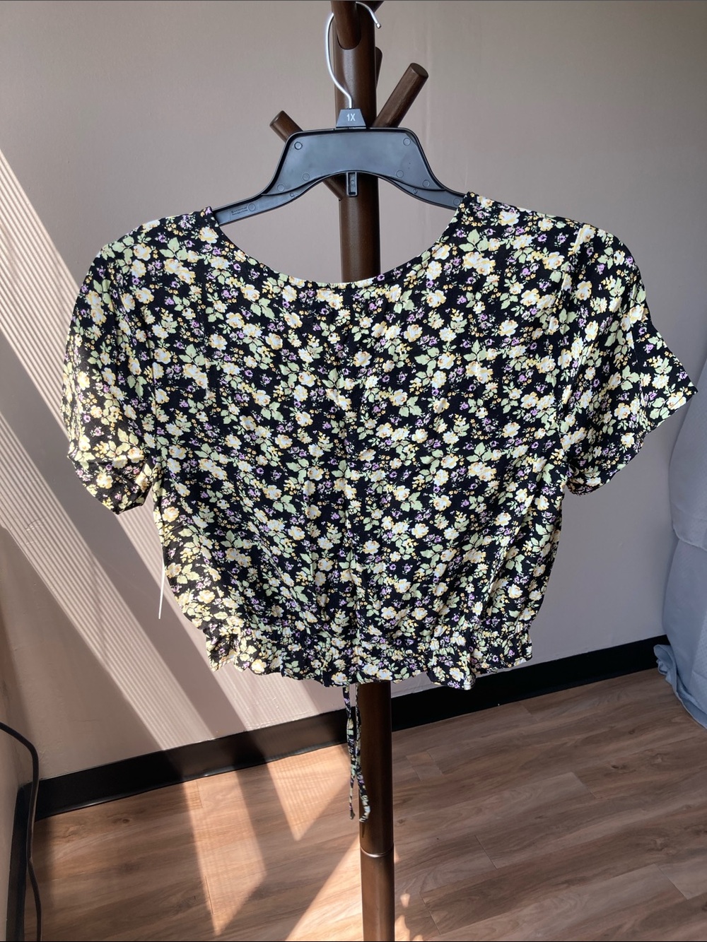 SO top floral print cinch front short sleeve crop top boho casual L jr - Picture 15 of 17